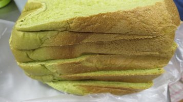 green_bread3.jpg